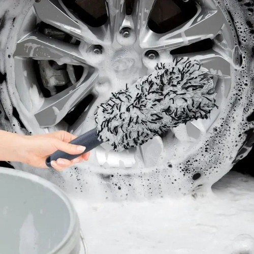 Car wheel cleaning - cleaning, brush